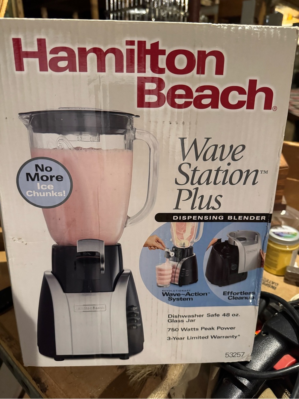 Hamilton Beach Wave Station Plus Dispensing Blender in White and Black